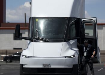 Tesla Buka Pabrik Semi di Nevada, Bidik Produksi 50.000 Truk per Tahun