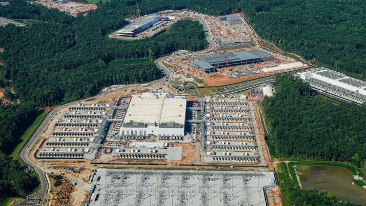 Investasi Data Center AI Hadapi Risiko Politik dan Likuiditas