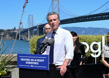 California Larang Perusahaan Memecat Pekerja Hanya Berdasarkan AI
