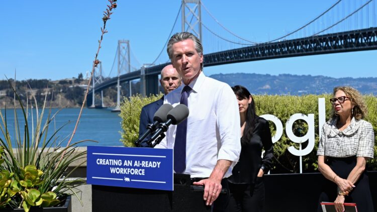 California Larang Perusahaan Memecat Pekerja Hanya Berdasarkan AI