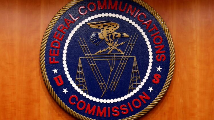 FCC Siapkan Suara atas Lelang 25 MHz Spektrum untuk Satelit