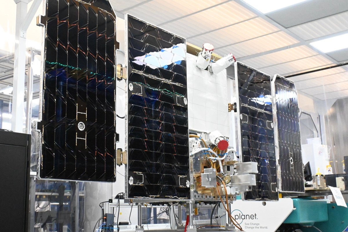 Google Uji Chip TPU di Orbit, Starship Butuh 1.800 Peluncuran