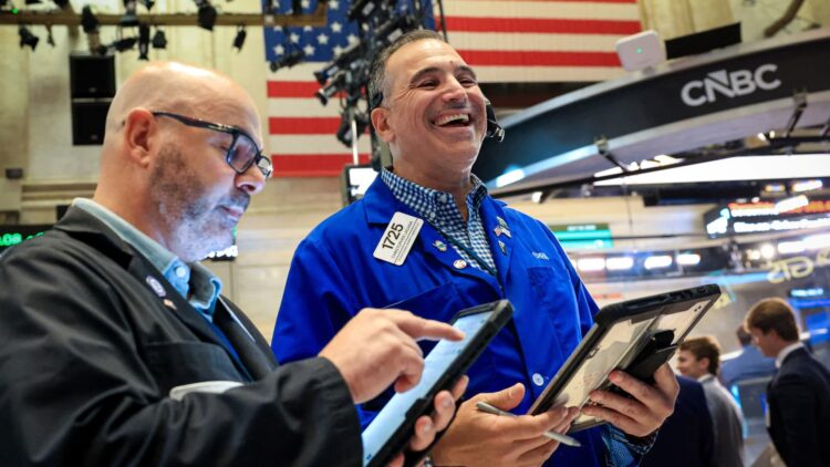 S&P 500 Cetak Rekor di Atas 7.800, Webull Tertekan Isu China