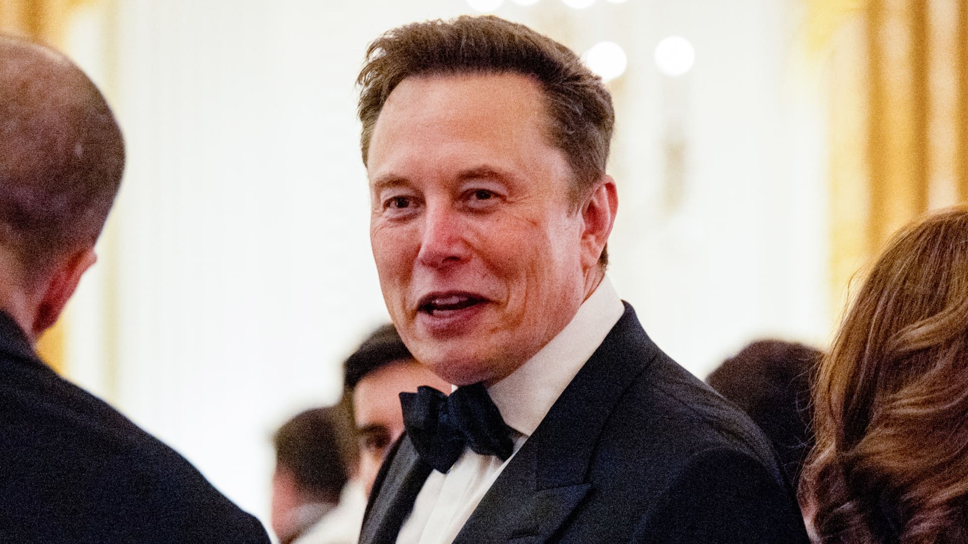 Saham SpaceX Naik Hampir 8%, Elon Musk Kembali Jadi Triliuner