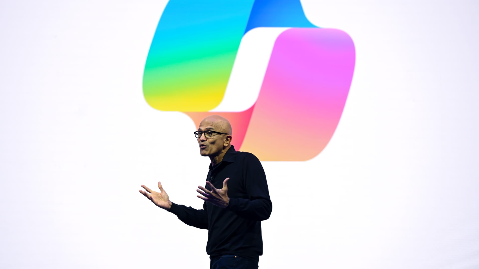 Satya Nadella Kembali Ditantang Membawa Microsoft Unggul di Era AI