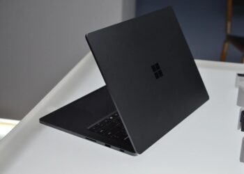 Surface Laptop Ultra Dirilis 16 Oktober, Harga Mulai $2.599